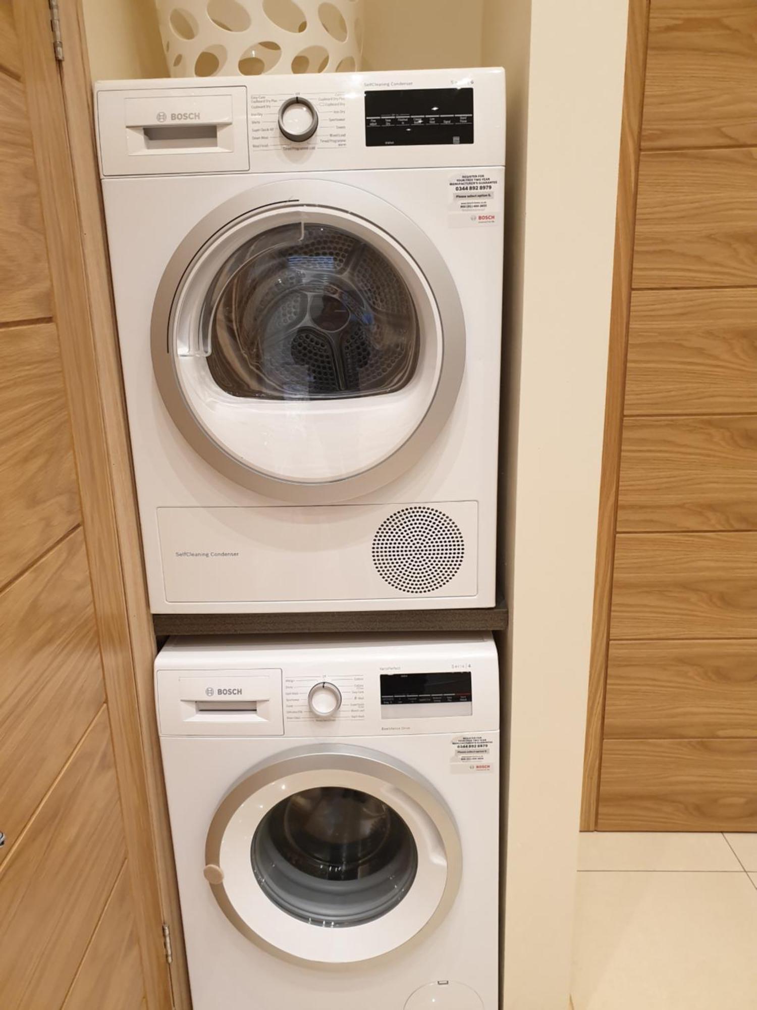 London Luxury Apartments 3 Bedroom Sleeps 8 With 3 Bathrooms 5 Mins Walk To Tube Station Free Parking イルフォード エクステリア 写真